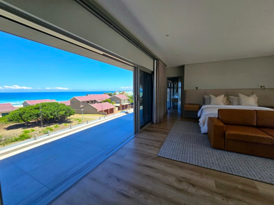 4 Bedroom Property for Sale in Outeniqua Strand Western Cape